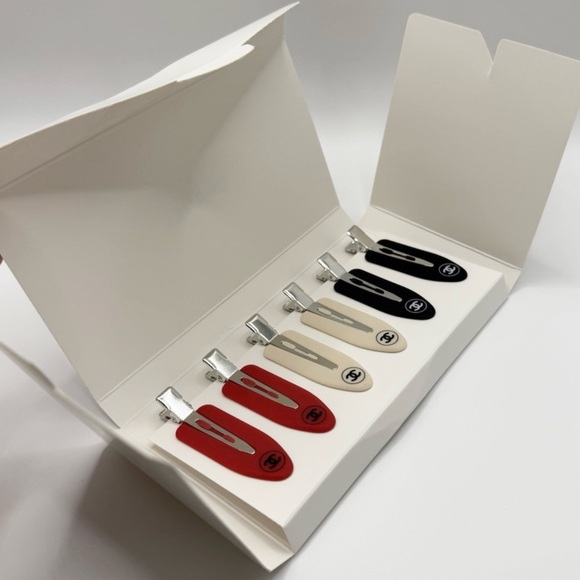 CHANEL Beaute’ Hair Clip Accessory Set (Red, Cream and Black) Set - Picture 4 of 10